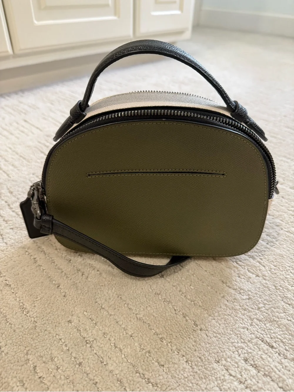 Coach compact dome
